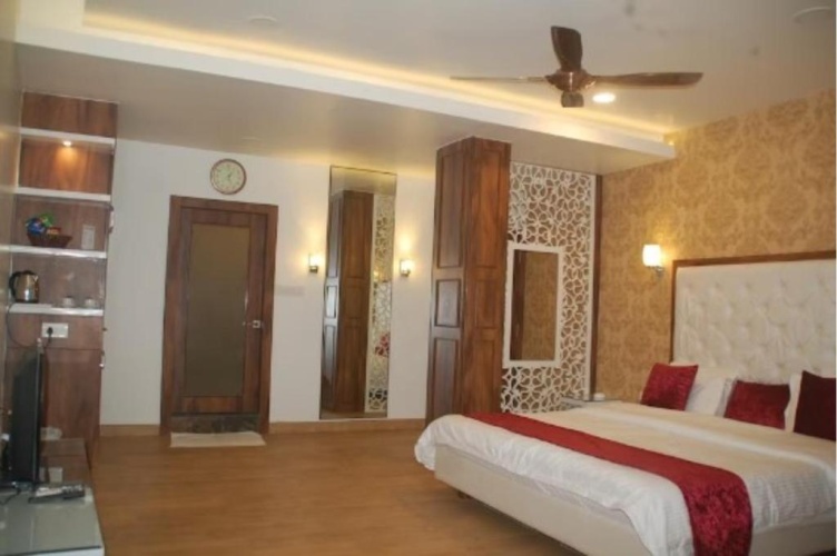 Standard Triple room