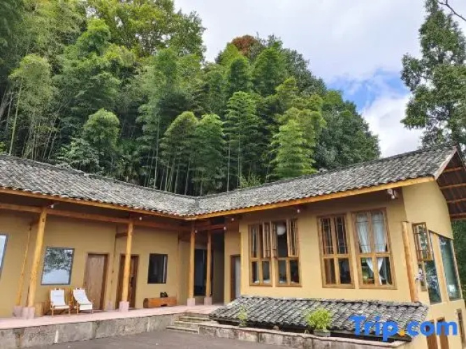 Xunzhen Mountain House