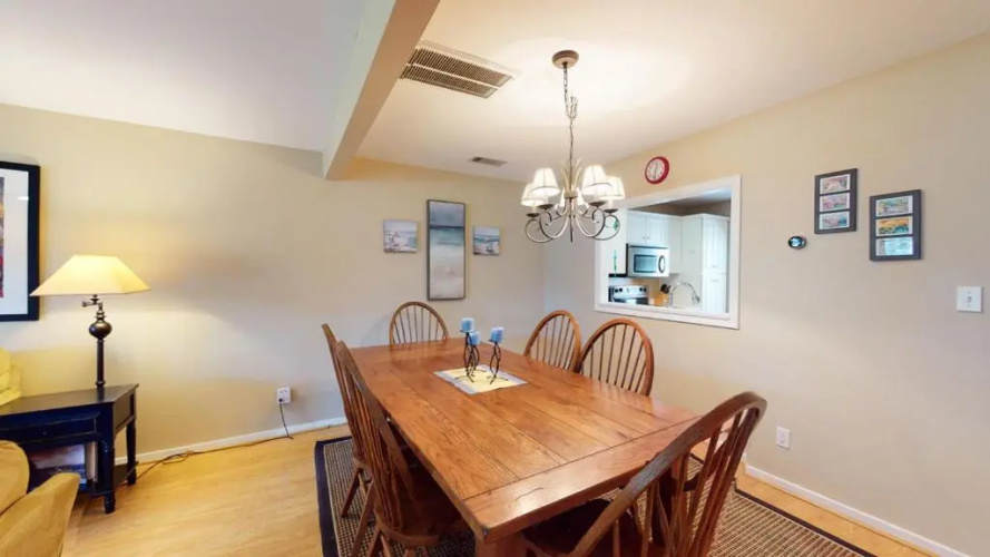 704 Queens Grant