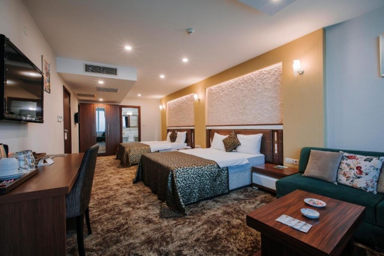 Deluxe Suite