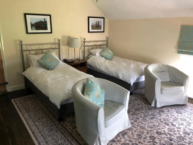 Standard Twin room
