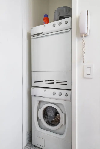 Wall Street Apartment
