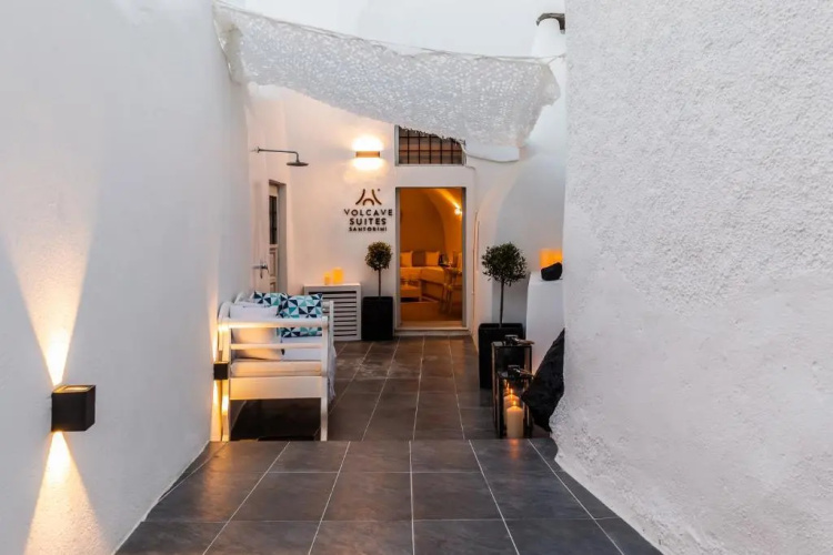 Volcave Suites