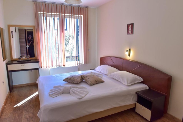1 Bedroom Apartment with balcony