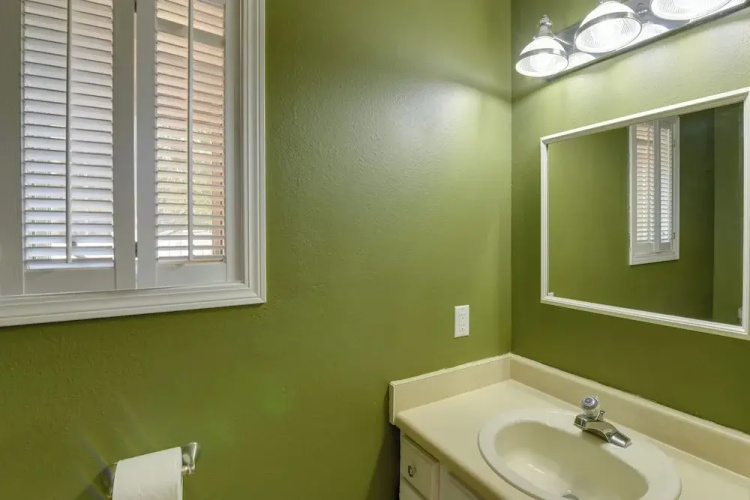 Charming Anchorage Home w/ Grill + Deck!