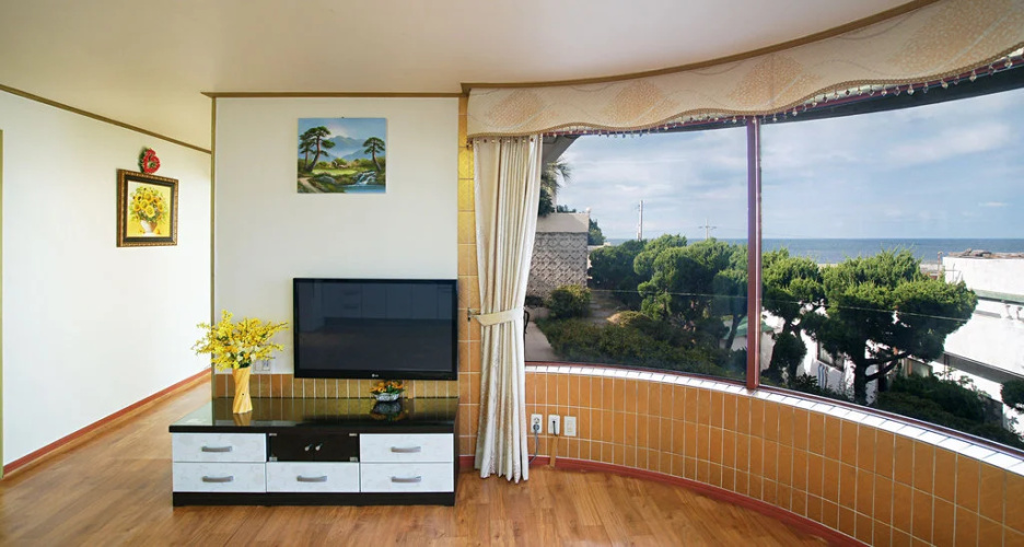 Goodstay Navis Hotel