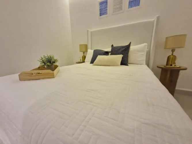 Super Cute Flat on 5th Ave in PdC Steps From Beach