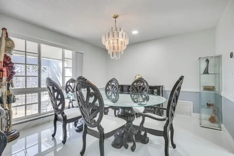 3 Mi to Hard Rock Stadium: Home w/ Fenced-in Yard!