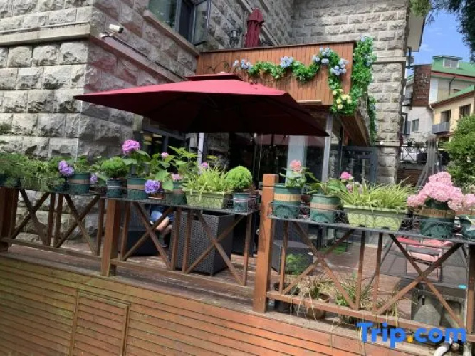 Huali Bieyuan Boutique Hotel