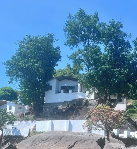 1 Bedroom Cottage beachfront
