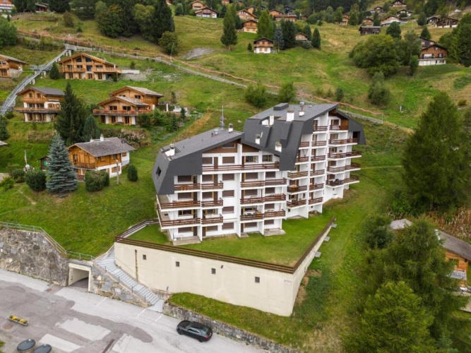 3 Bedrooms Apartment