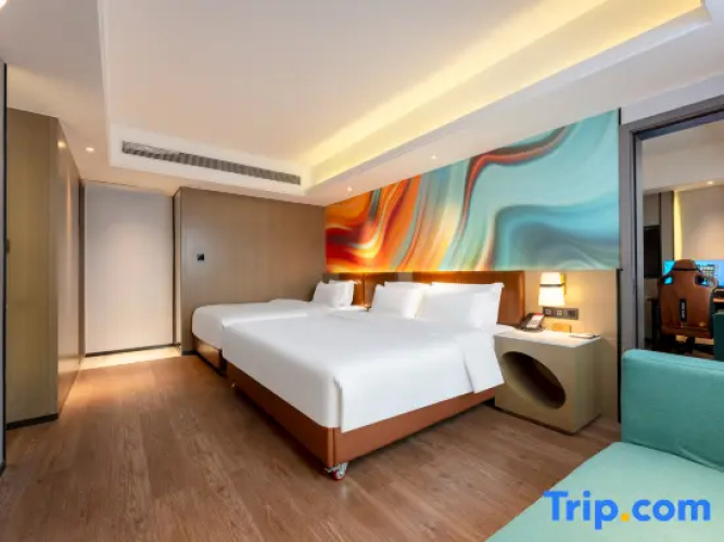 Deluxe Triple Suite