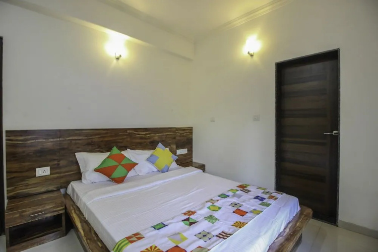 OYO 10972 Home Poolside 2BHK Siolim