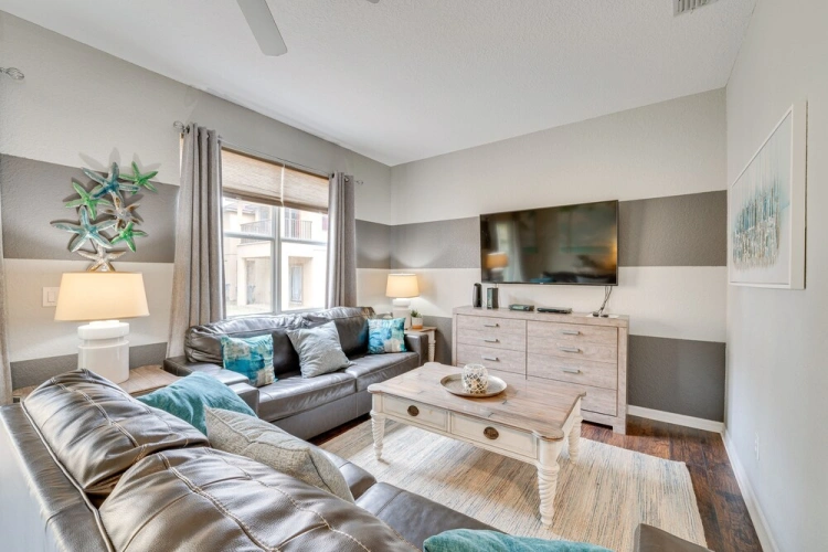 3 Bedrooms Apartment
