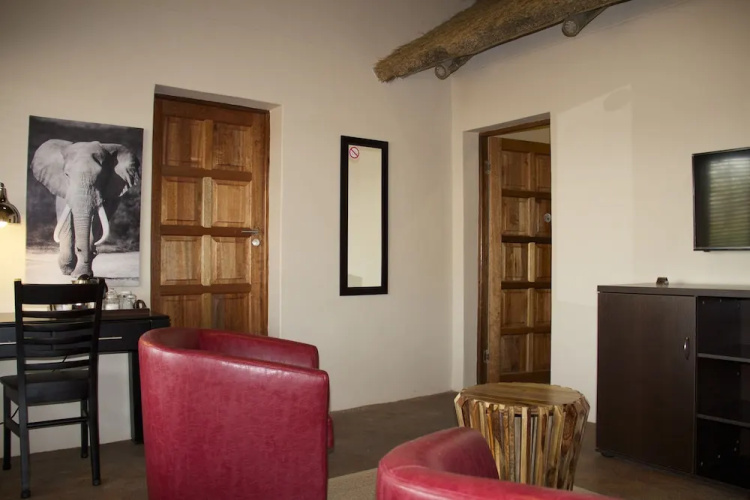 Iphofolo Lodge