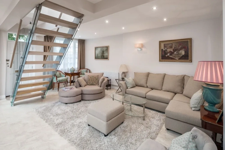 3 Bedrooms Cottage