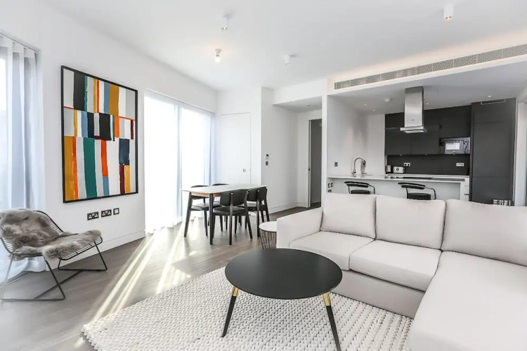 2 Bedrooms Apartment