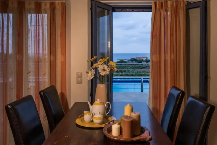 Villa Rosa Apartments