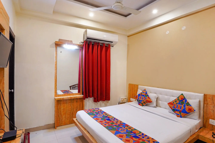 Fabhotel Bliss Inn