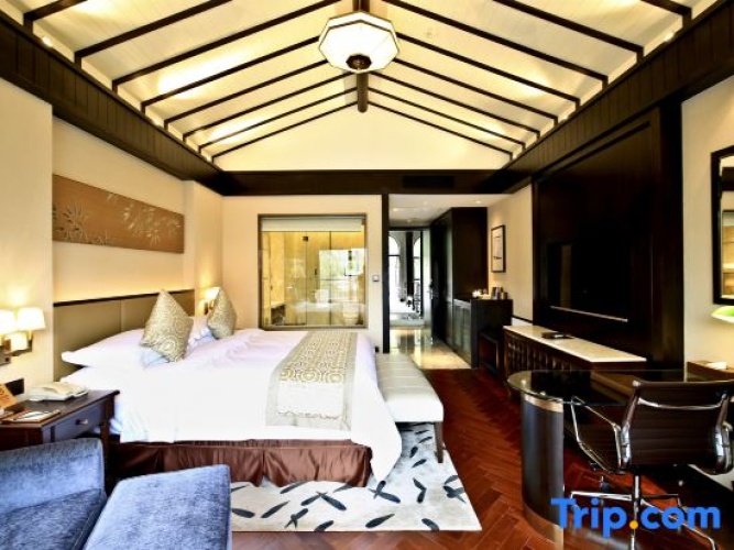 Deluxe Double Family Suite