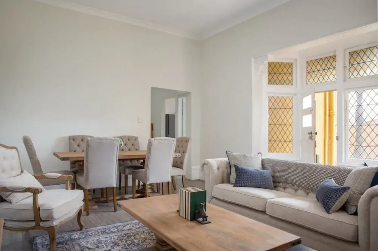 Central 2-bed Apartment With Private Parking