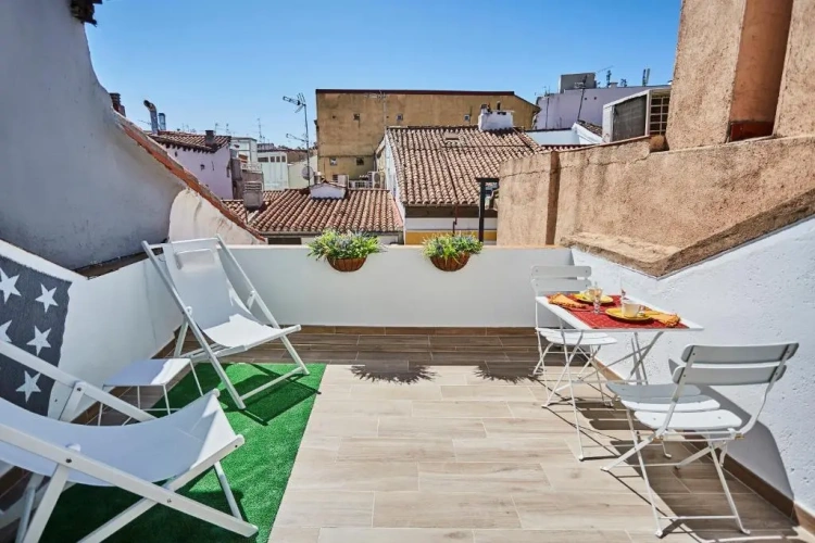 3 Bedrooms Apartment