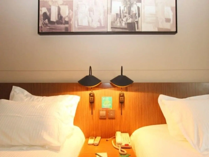 Standard Twin room with view