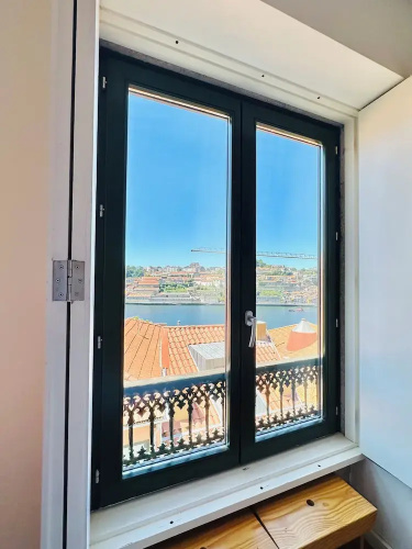Oporto Invite - River View