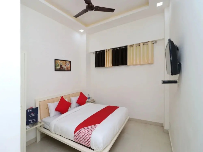 Hotel Golden Leaf By OYO Rooms