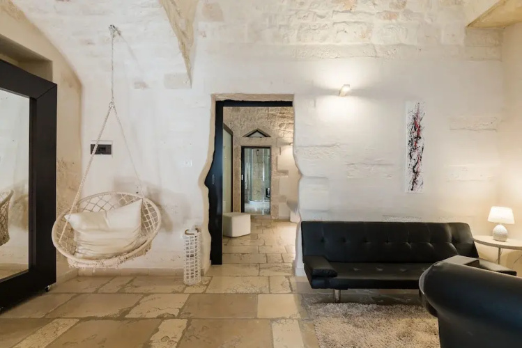House 112 by Wonderful Italy