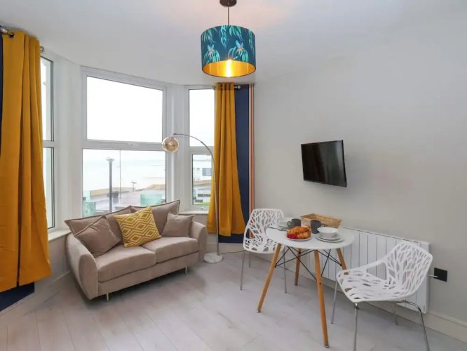 Apt 6 @ Hunter's Quay