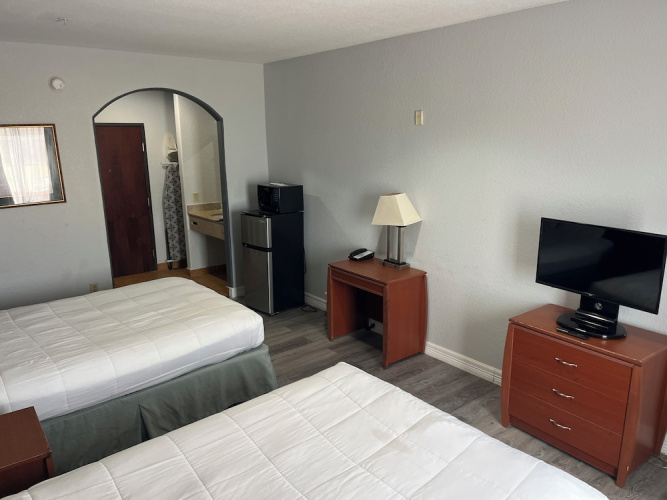 Clute Inn