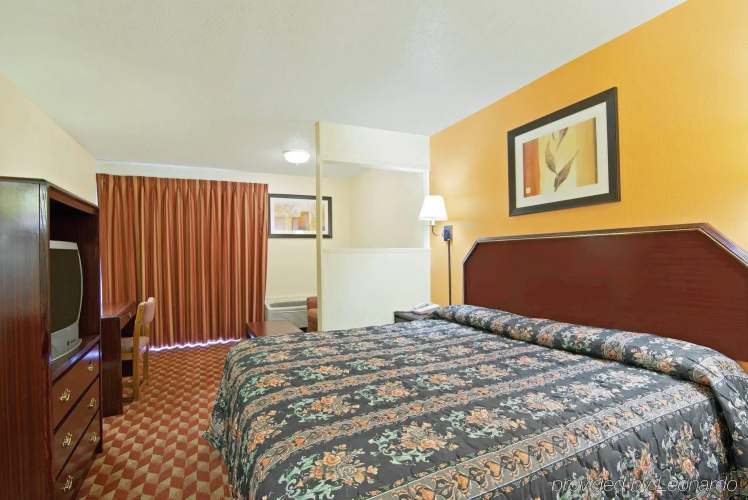 Executive Inn & Suites