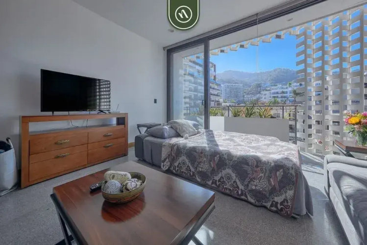 Cozy Studio - King Bed in Romantic Zone - Pool