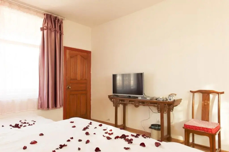 Time Manor Inn