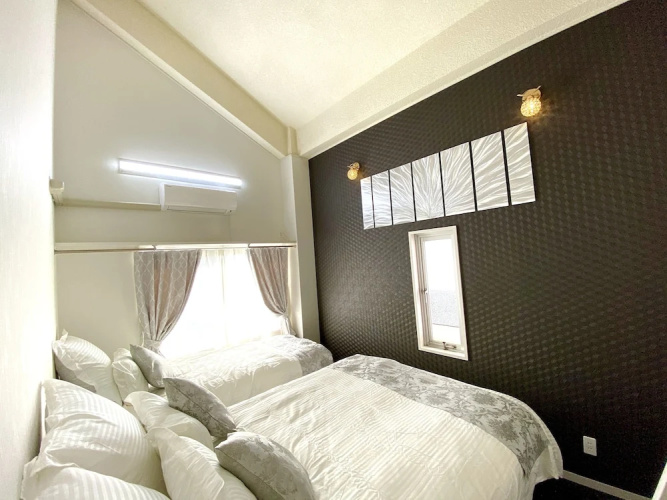 Chatan Tall House