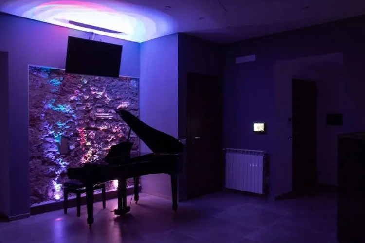 "room in B&B - Penthouse Single Room"