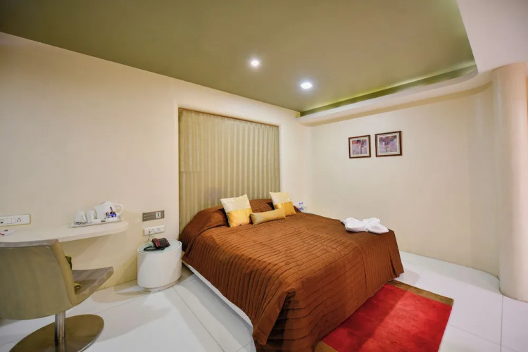 Hotel Aarya Regency by OYO Rooms