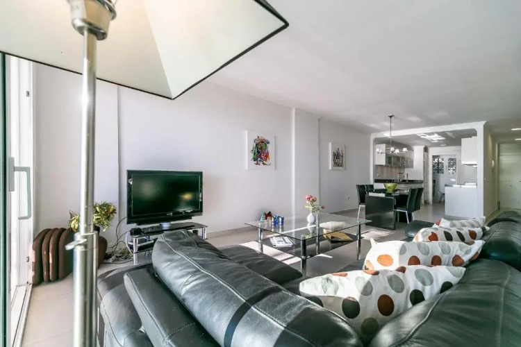 25-Modern Apartment in Paseo Maritimo, Fuengirola!