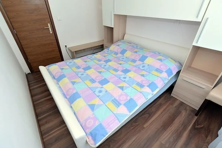 Apartment 640