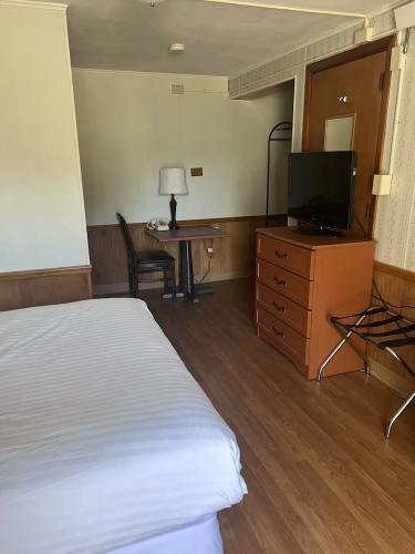Hampton Motel