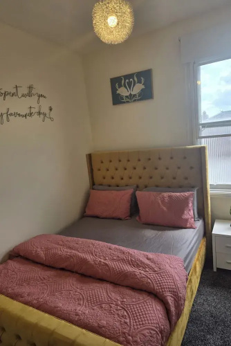 2 Bed - Sleeps 6 - Private Balcony - City Centre
