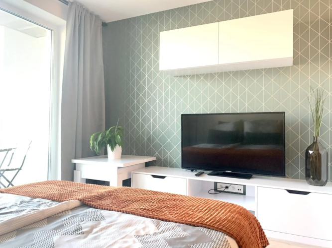 Luxury, bright Studio with parking and balcony in Bratislava center