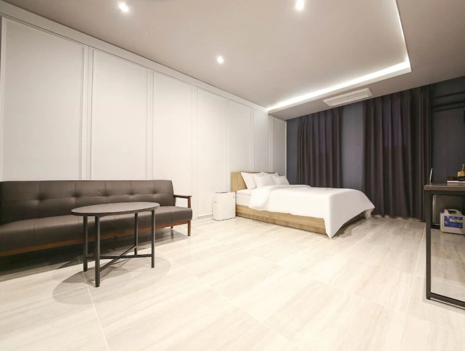 City Hotel