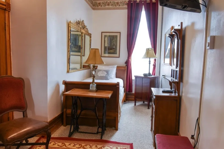 Standard Single room