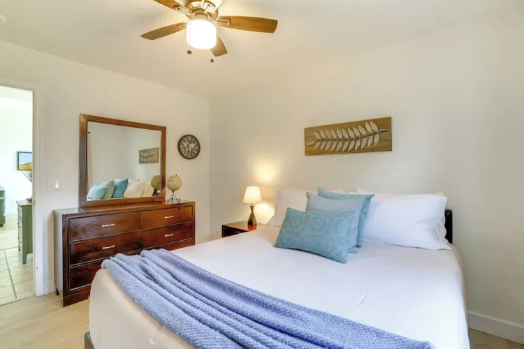 Spacious Phoenix-area Escape w/ Pool & Hot Tub