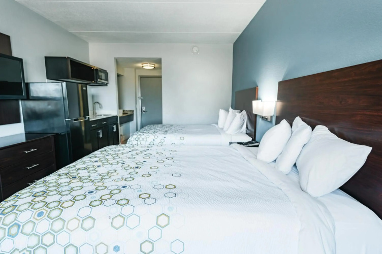 HomeTowne Studios by Red Roof San Antonio - Seaworld/Northwest