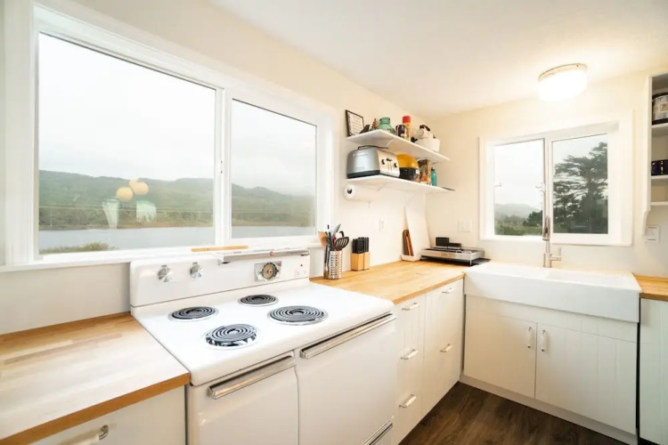 The Lakeside Caboose 3 Bedroom Home