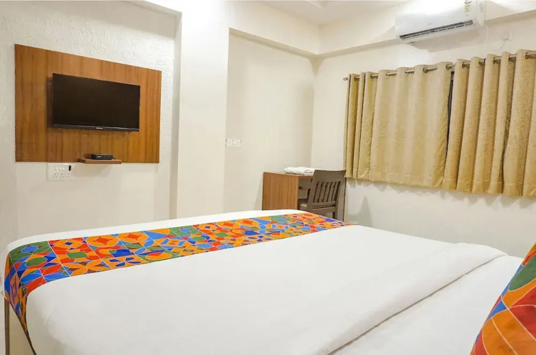 FabHotel Embassy