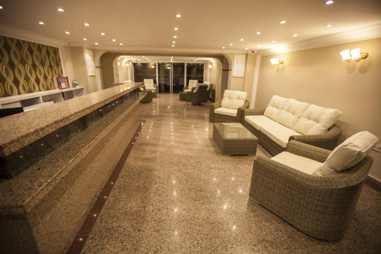 Comet De Luxe Hotel